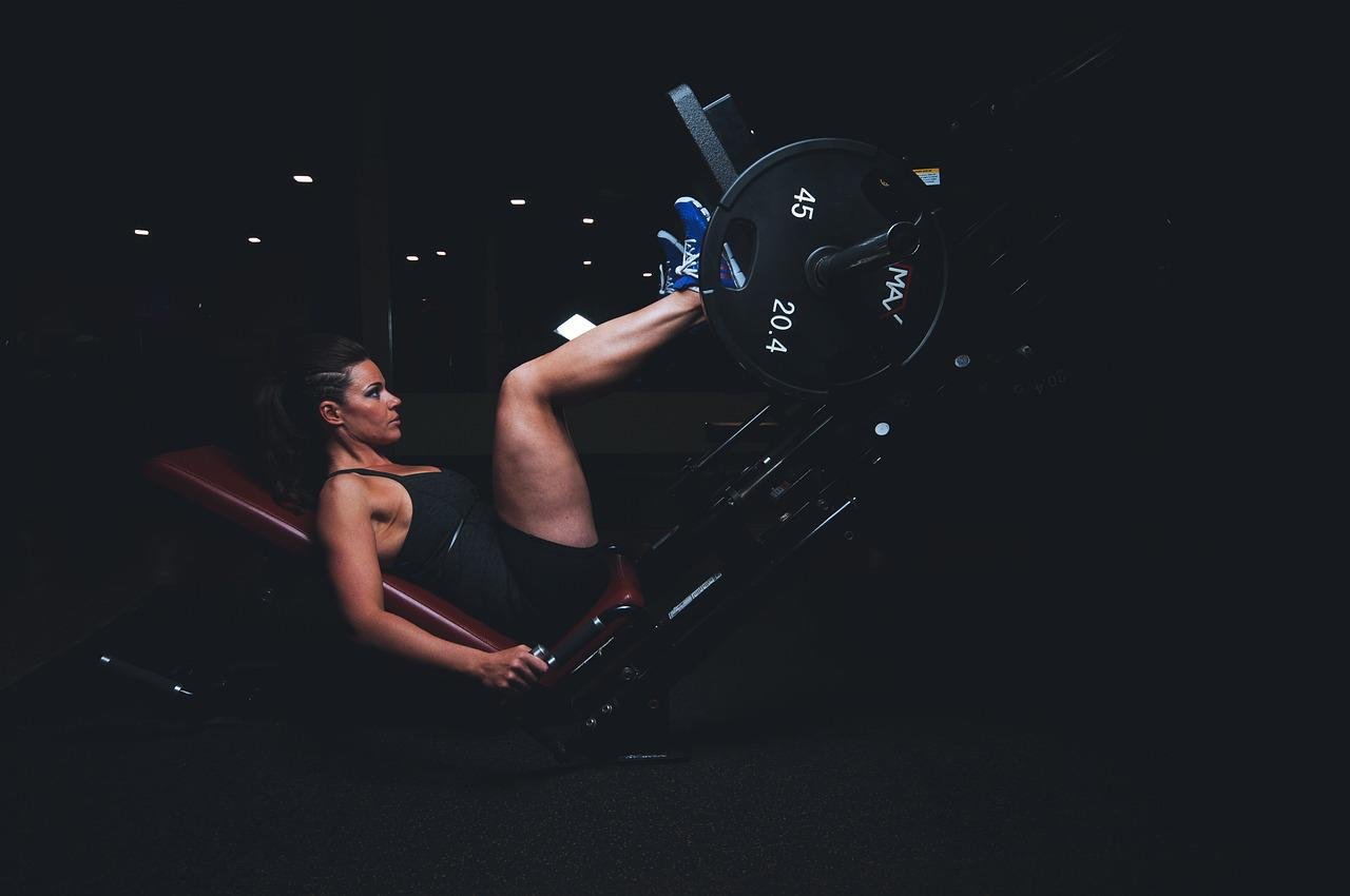 Ćwiczenia na wzmocnienie mięśni nóg: Trening dla silnych i jędrnych nóg